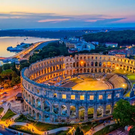 M&r Studio, And Town! Apartmán