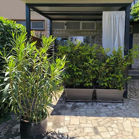 Apartament M&r Studio, And Town! Pula