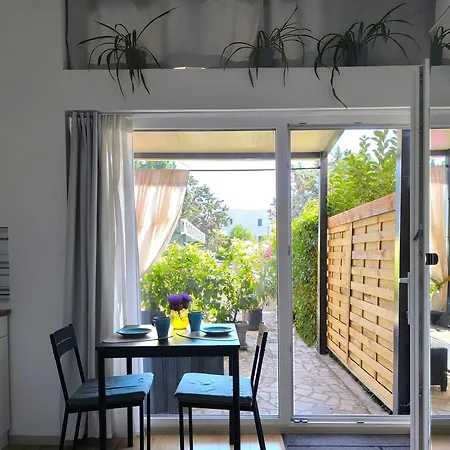 M&r Studio, And Town! Apartman *