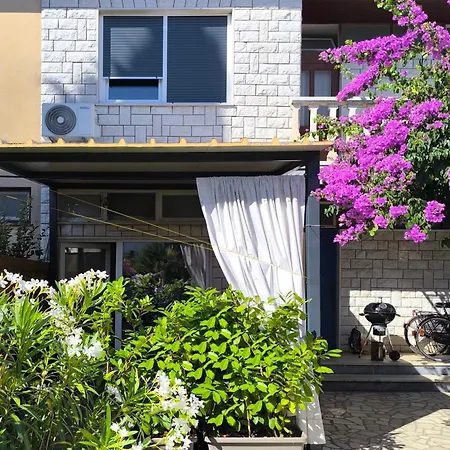 Apartman M&r Studio, And Town! Pula