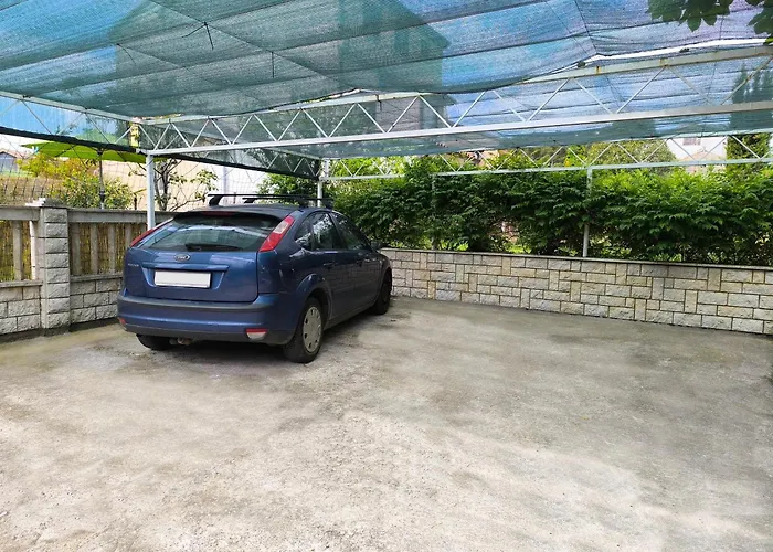 M&r Studio, And Town! Πούλα