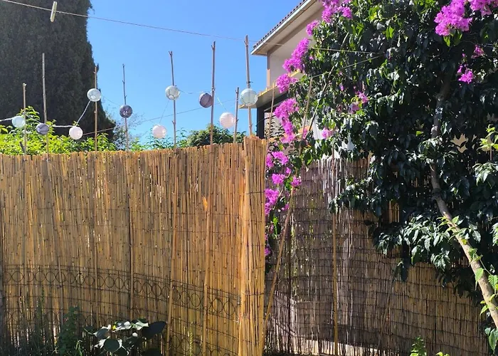 M&r Studio, And Town! Πούλα